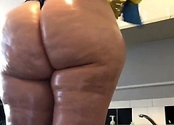 Inferior Latina Milf Masturbates upstairs Cam