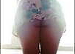 curvy woman washes lorgnette